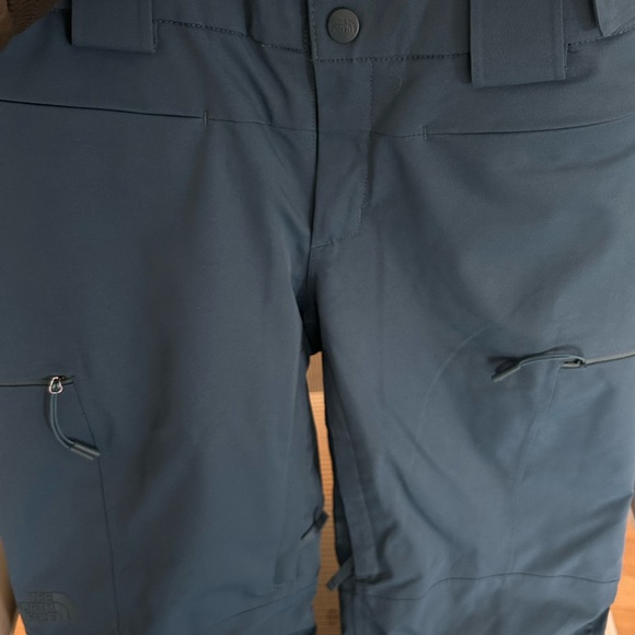 The North Face insulated snow pants - Picture 4 of 5